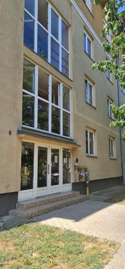 Ybs Apartman Daire Zalaegerszeg Dış mekan fotoğraf