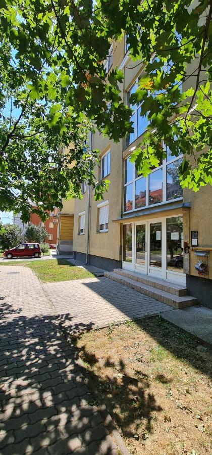 Ybs Apartman Daire Zalaegerszeg Dış mekan fotoğraf